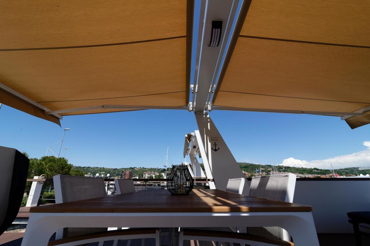 Floating House Marina Royal Villa ปอร์โตรอซ ภายนอก รูปภาพ