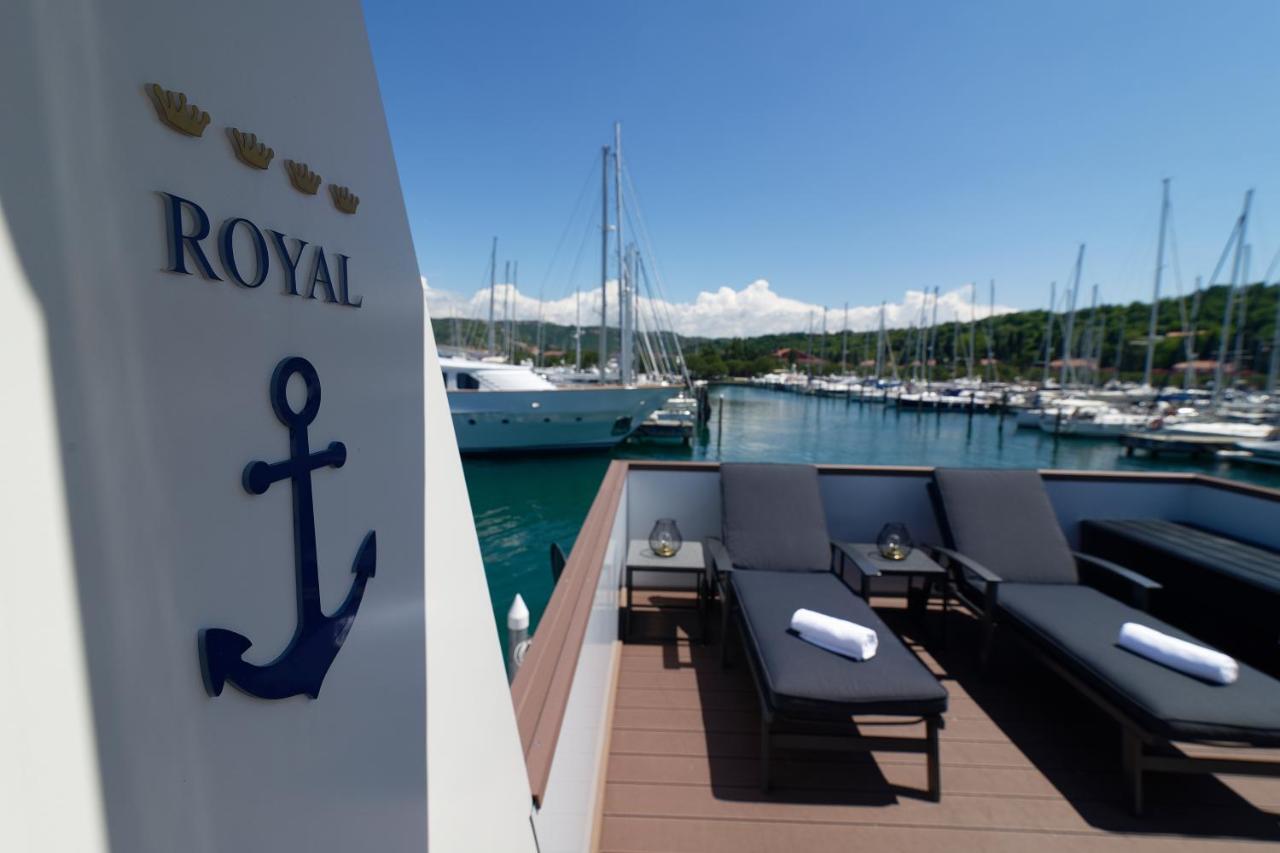 Floating House Marina Royal Villa ปอร์โตรอซ ภายนอก รูปภาพ